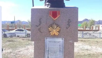 Булган сумын Нутгийн удирдлагын ордон - Бүрэнхайрхан