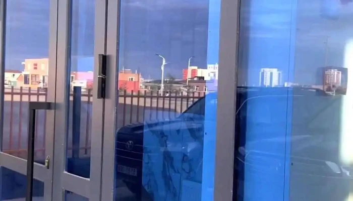 Khovuun Hotelkhovuun Zochid Buudal Gadnakh Zurguud - Даланзадгад