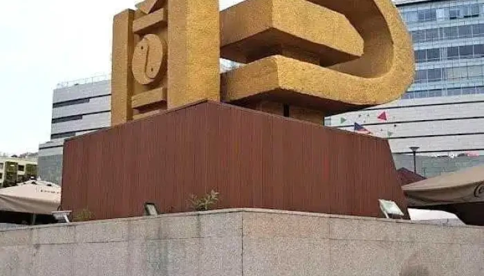 Monument - Улаанбаатар