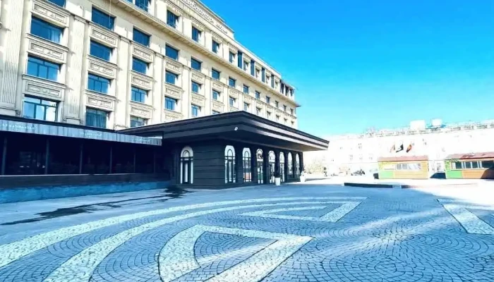 Ulaanbaatar Zochid Buudal Tavilga Kheregsel - Улаанбаатар